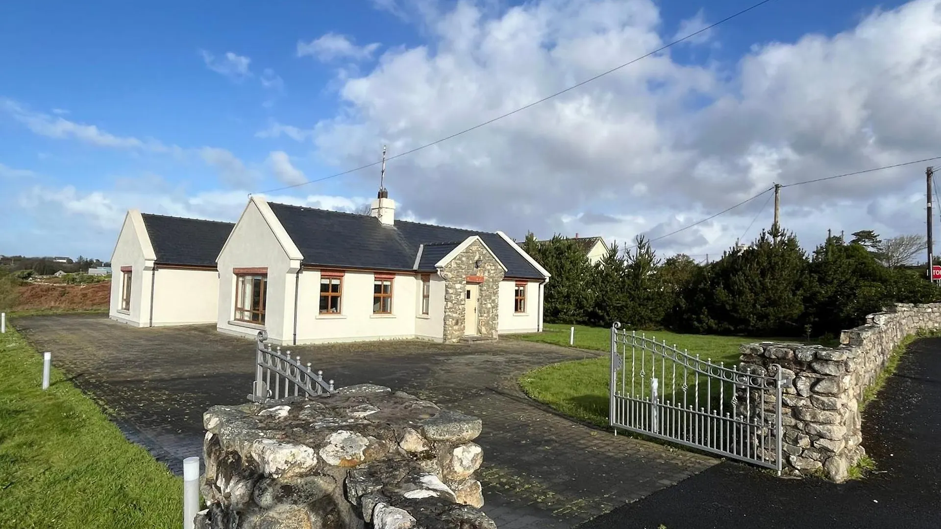 Modern Home With Sea Views location