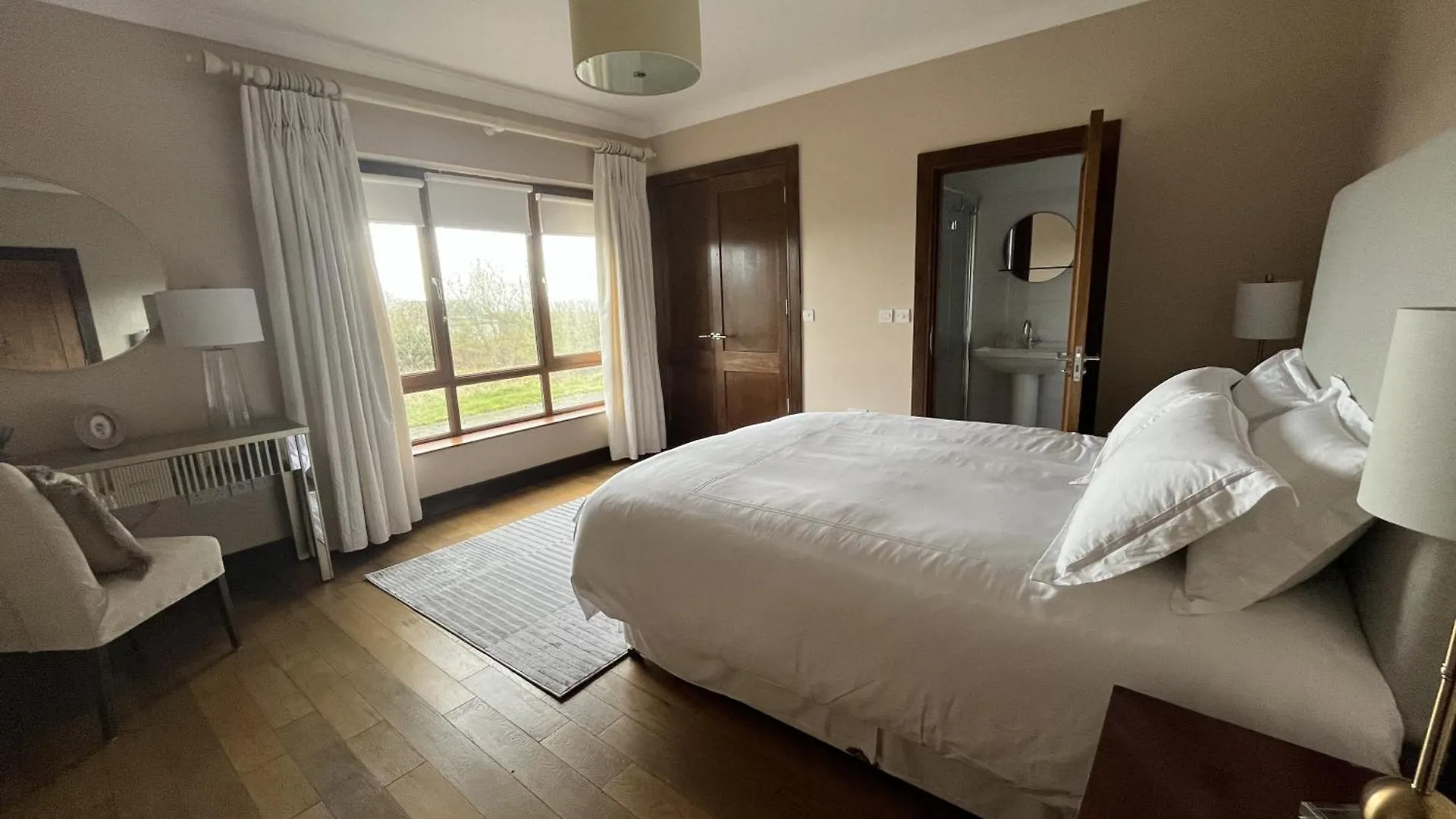 Modern Home With Sea Views Spiddal Holiday home